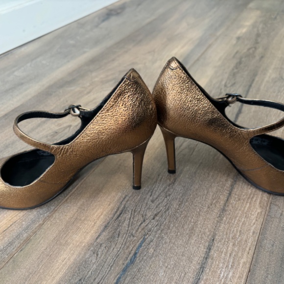 Marc Fisher bronze and black Mary Jane heels - Picture 6 of 8
